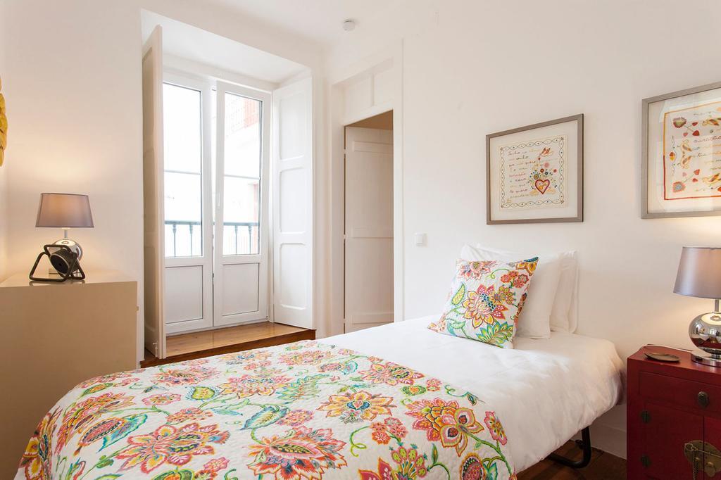 Charming Apartment In Alfama Лиссабон Номер фото